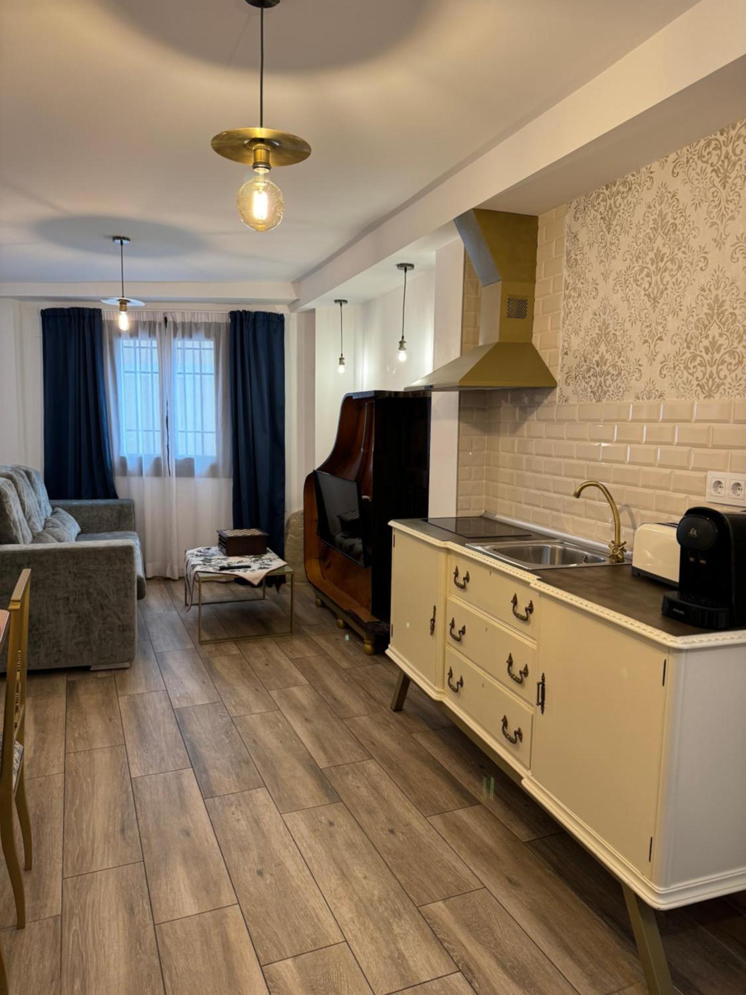 Ateneo Cuenca Suites Con Cocina En El Casco Historico Ngoại thất bức ảnh