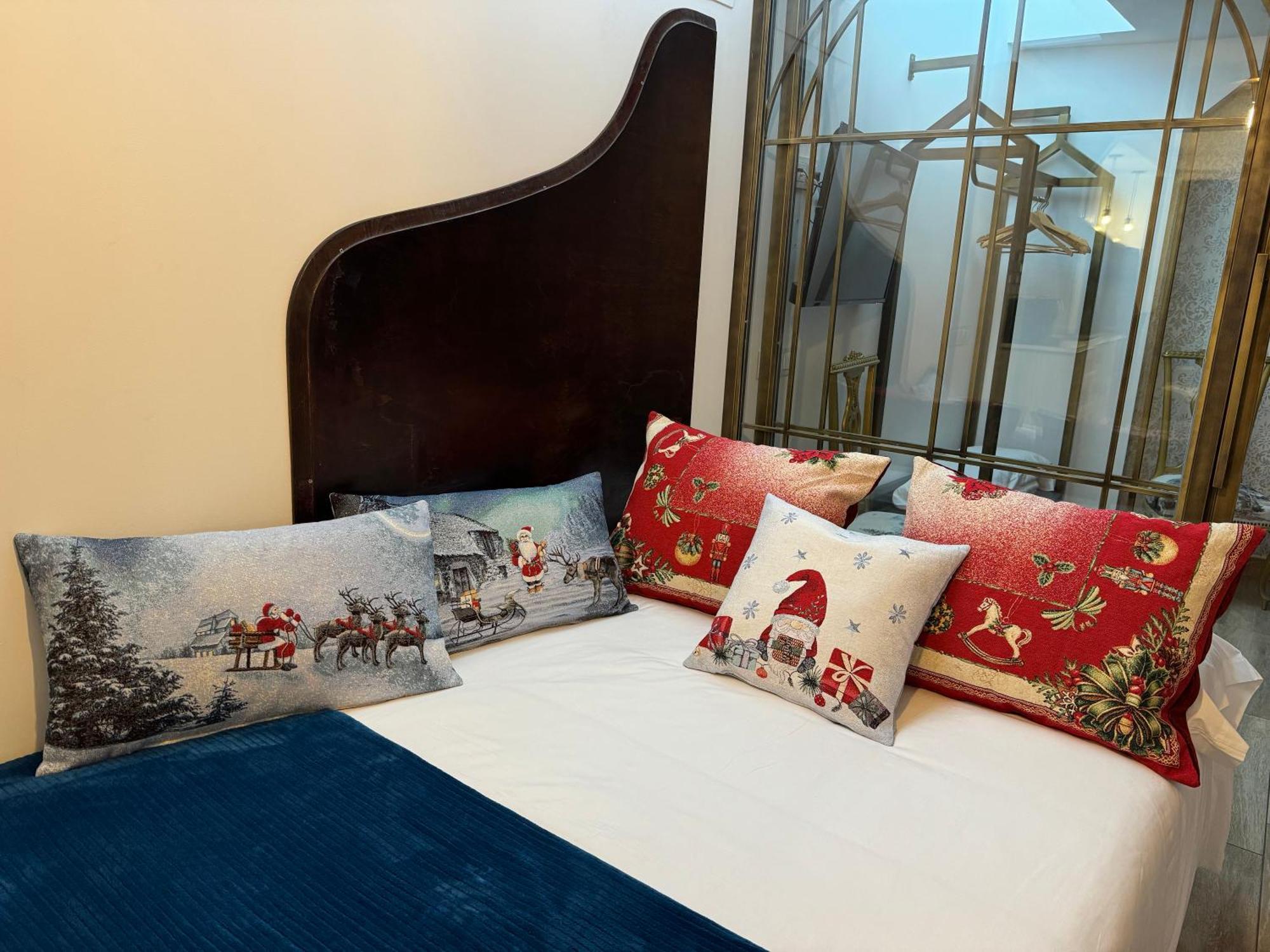 Ateneo Cuenca Suites Con Cocina En El Casco Historico Ngoại thất bức ảnh