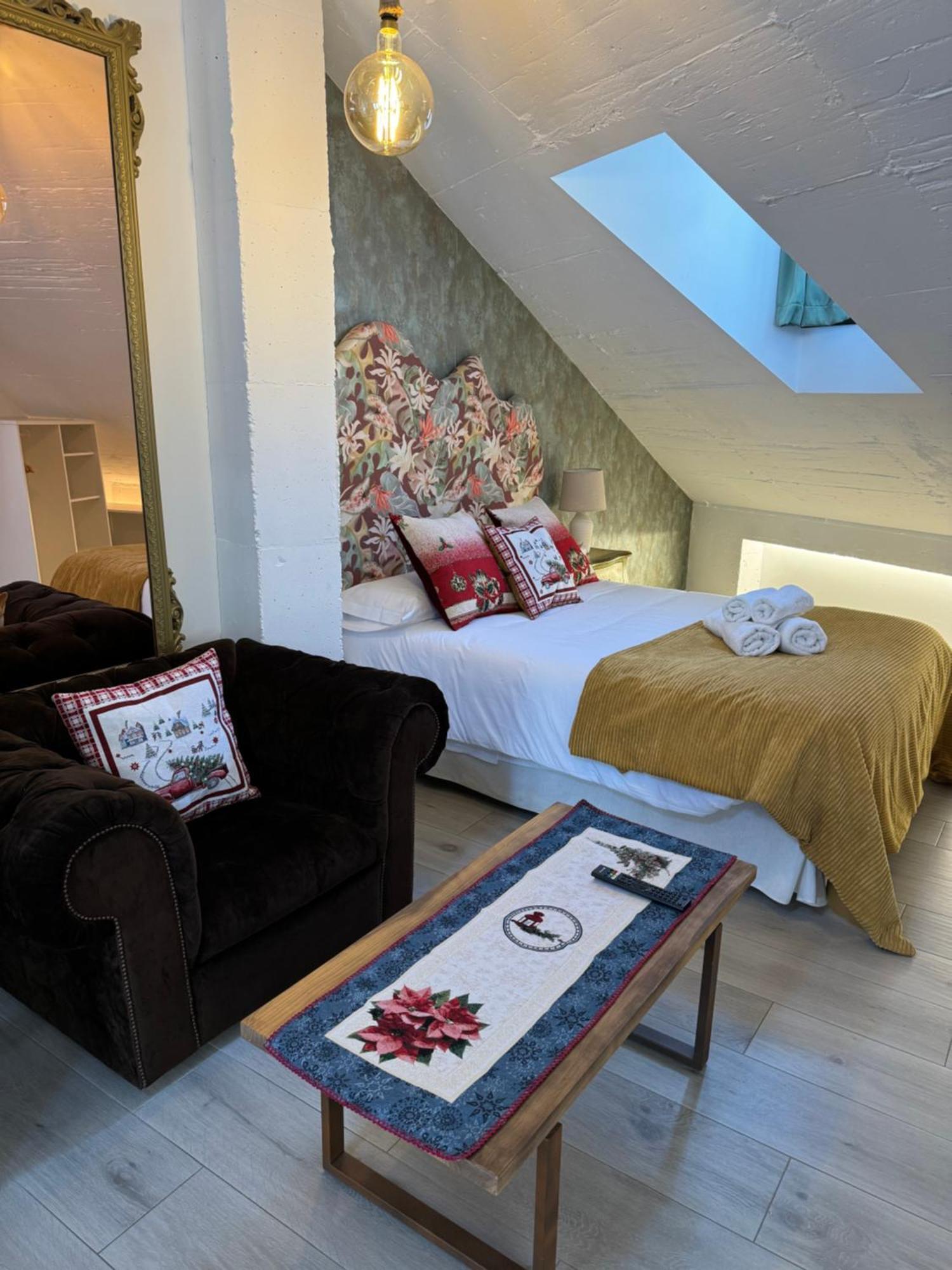 Ateneo Cuenca Suites Con Cocina En El Casco Historico Ngoại thất bức ảnh