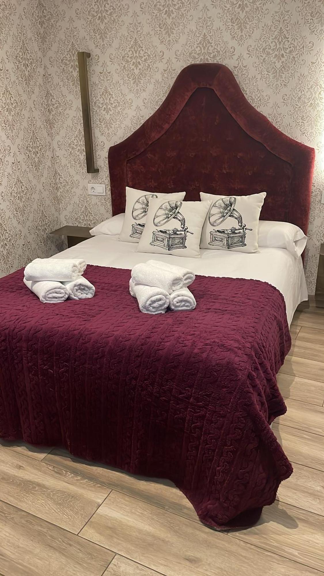 Ateneo Cuenca Suites Con Cocina En El Casco Historico Ngoại thất bức ảnh