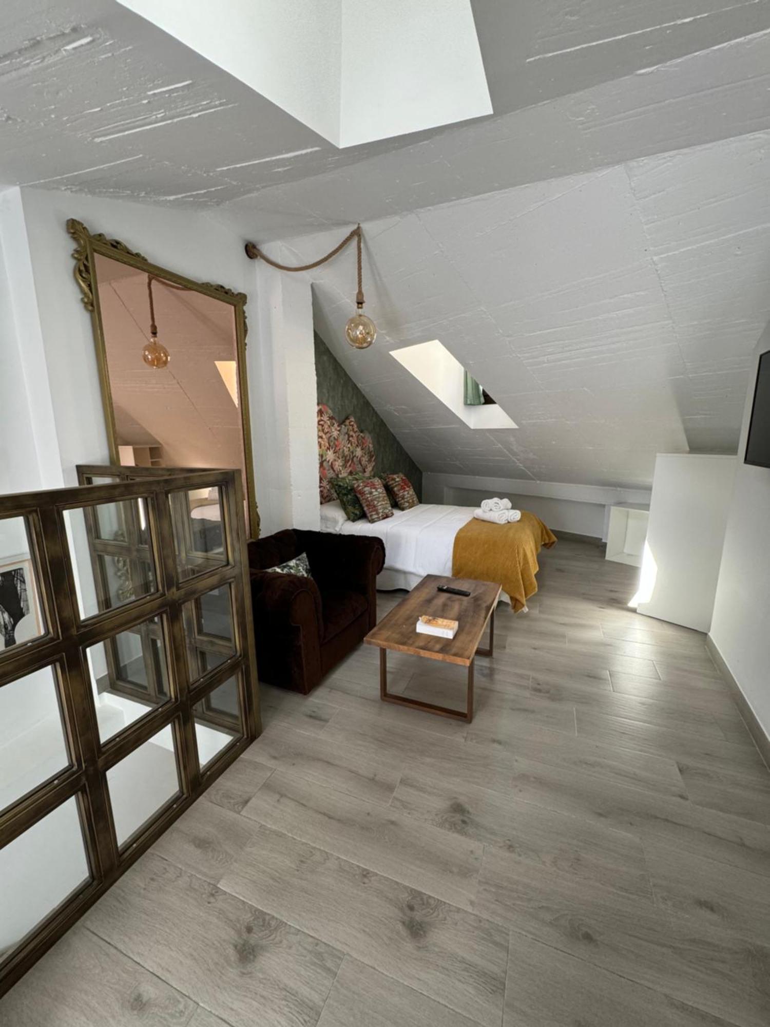 Ateneo Cuenca Suites Con Cocina En El Casco Historico Ngoại thất bức ảnh
